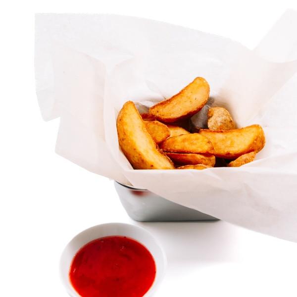 Картофель дольки с кетчупом