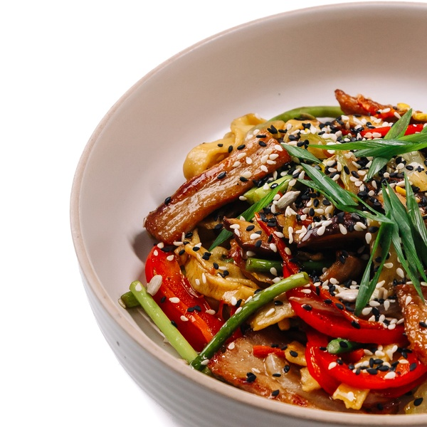 Вок со свининой и овощами